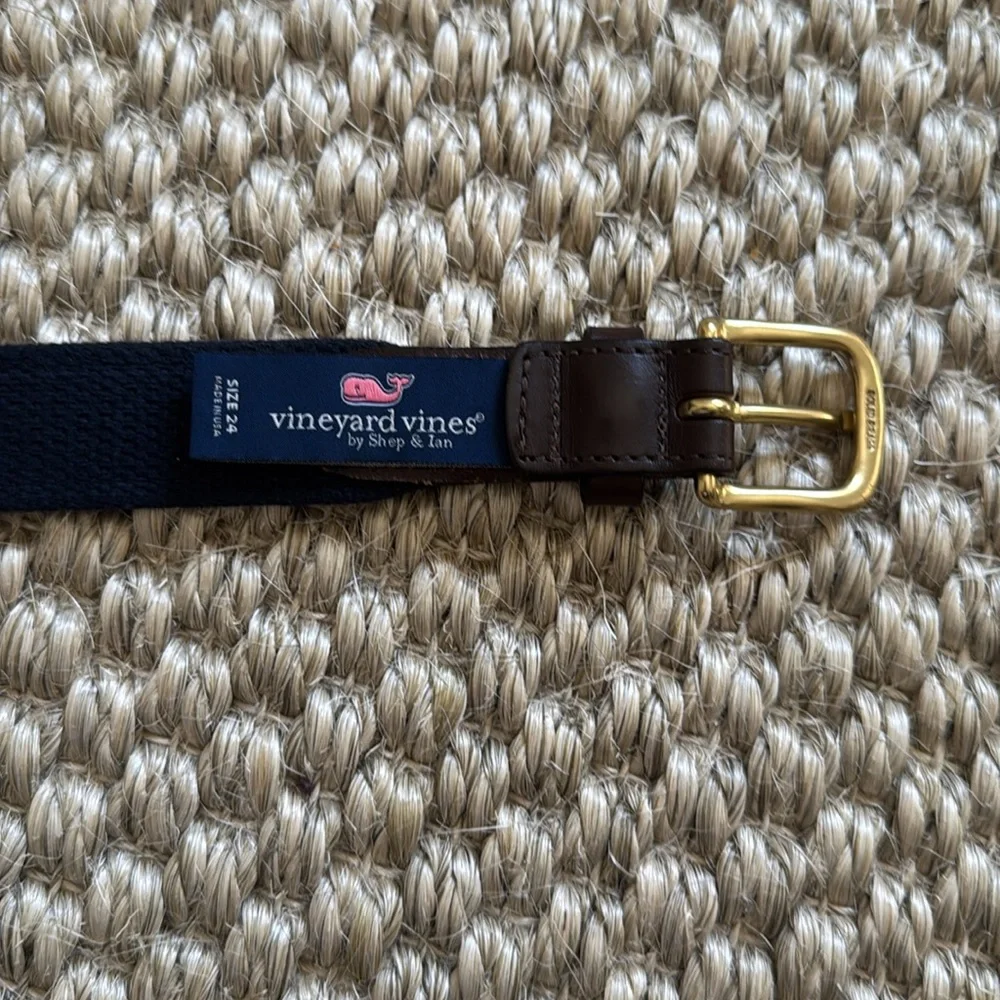Vineyard Vines Boys Belt. Flag size 24